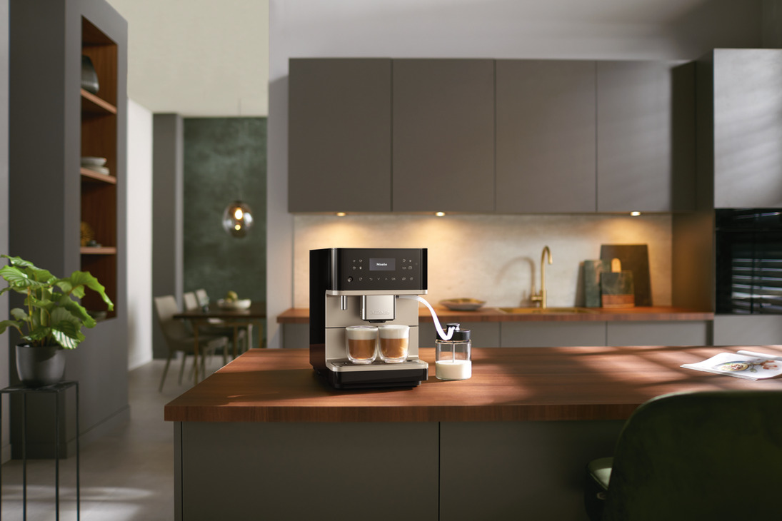 Miele CM6360 FS Auto Coffee Mch Black/Met - view 6